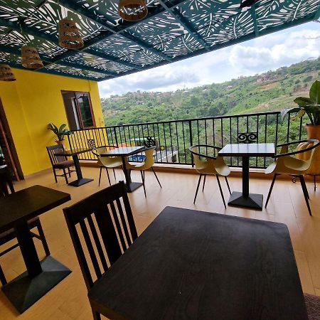 Cactus Creek Hotel Aburi Eksteriør bilde