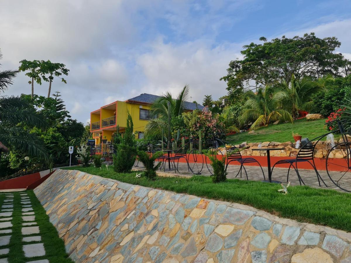 Cactus Creek Hotel Aburi Eksteriør bilde